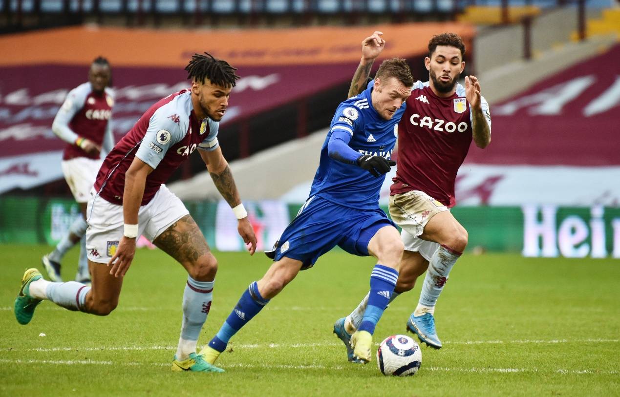  阿斯顿维拉迎英超关键赛；关键时刻再遭质疑；压力陡增；阵容厚度经受考验