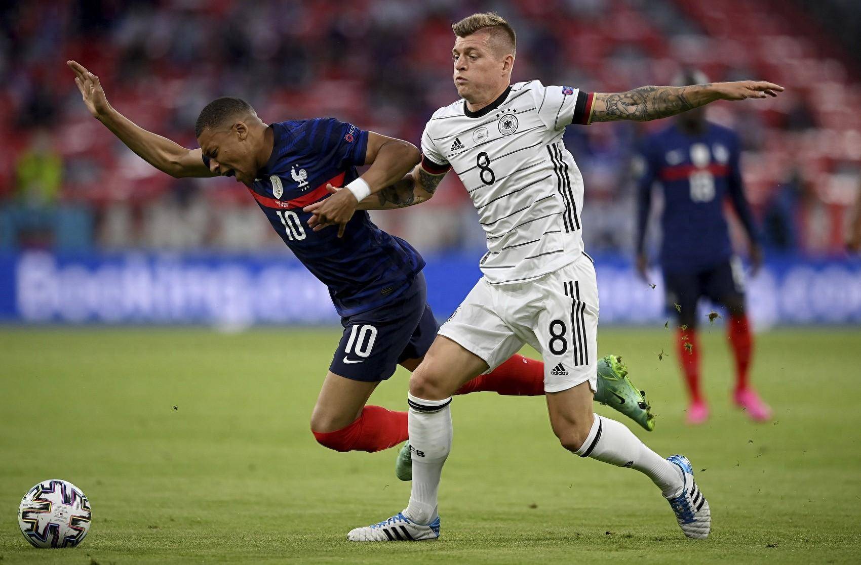 姆巴佩在德国队比赛中关键助攻，比分优势明显引发热议！的简单介绍